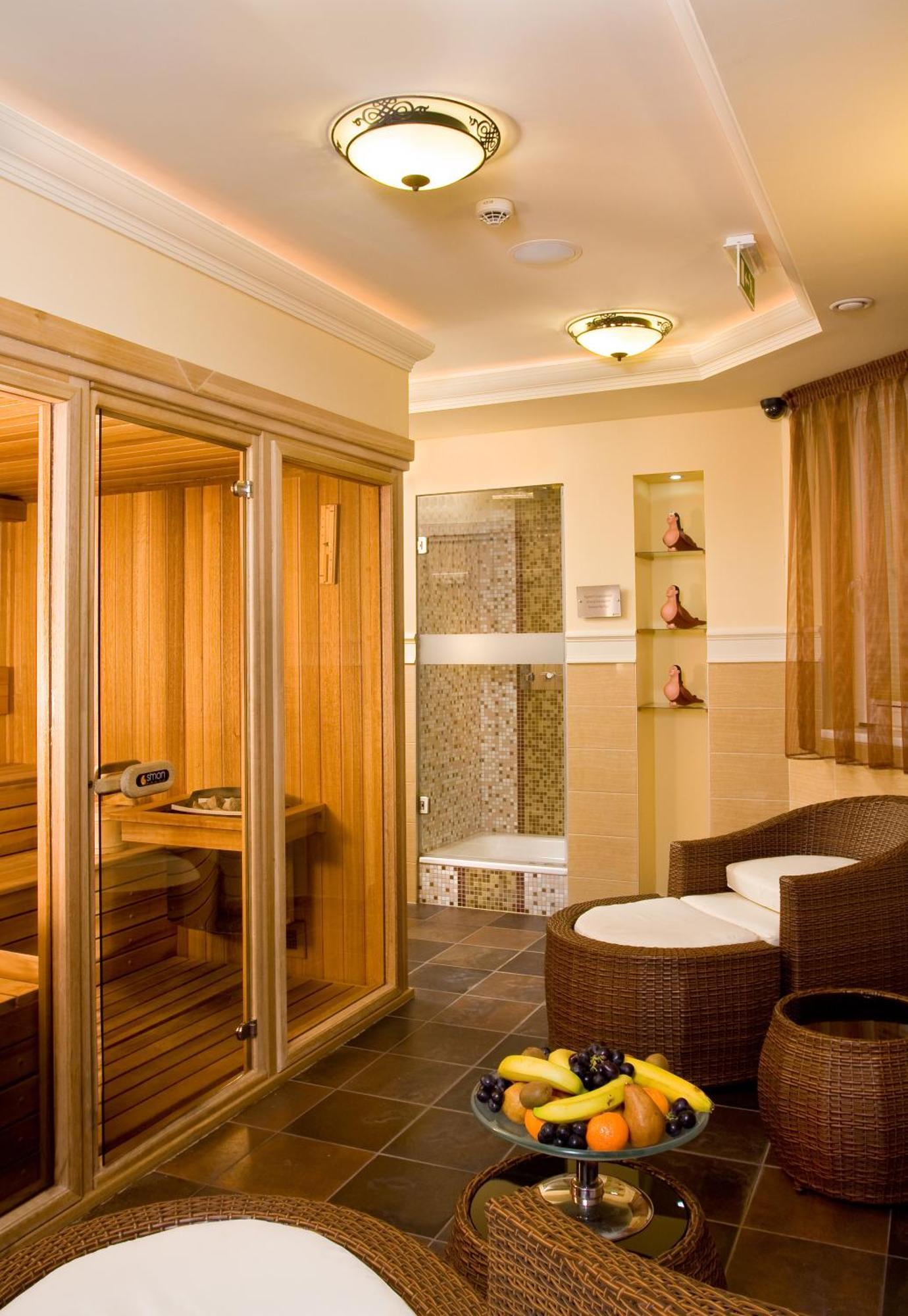 Hotel Kalvaria Γκιόρ Εξωτερικό φωτογραφία